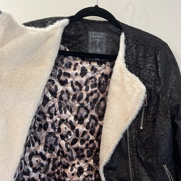 Guess Jacket - Perfect Condition - Size M - Fall Jacket - Picture 2 of 5